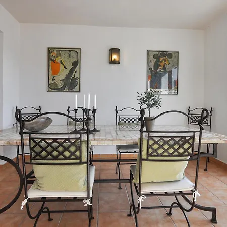 Feriehus 3 Bedroom Beautiful In Roquebrune-sur-Argens